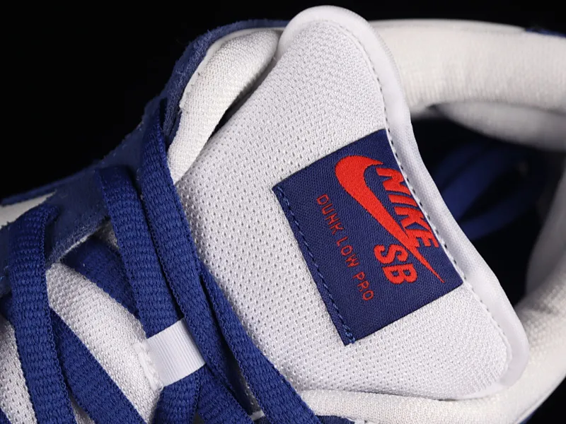 All categories Nk SB Dunk Series Nk SB Dunk Low low-top sneakers Nk SB Dunk Low white and blue Los Angeles Dodgers SB smashed backboard fashion casual sneakers DO9395-400